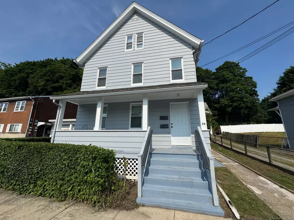 Derby, CT 06418,39 Bank Street #1