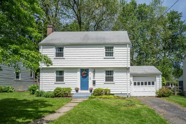 8 Linnard Road, West Hartford, CT 06107