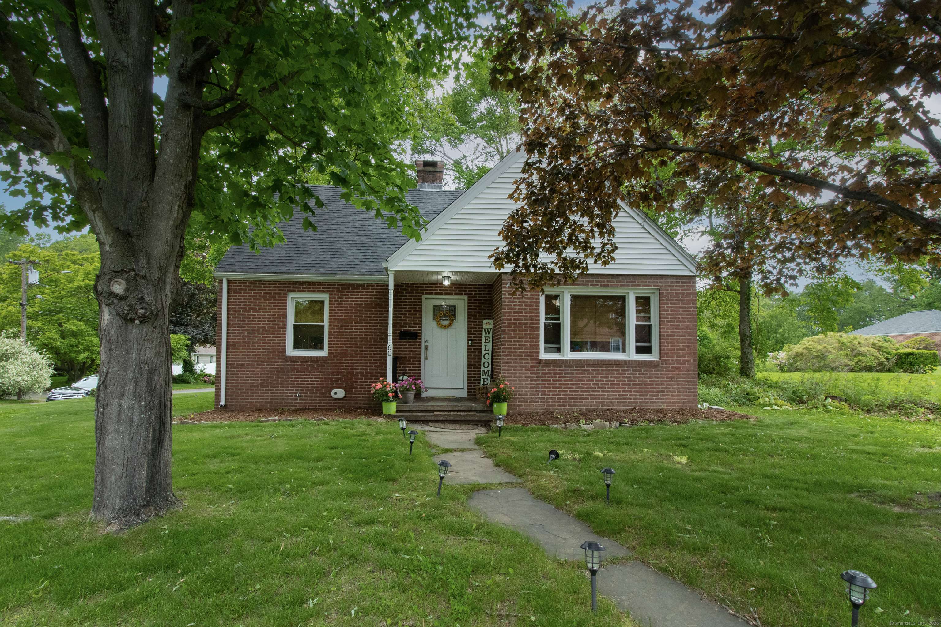 60 Palmer Road, Branford, CT 06405