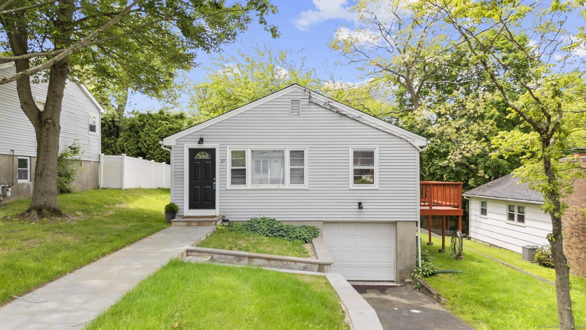 37 Rena Place, Fairfield, CT 06825