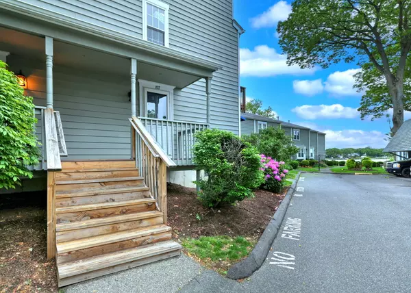 Stratford, CT 06615,107 Ferry Court #107