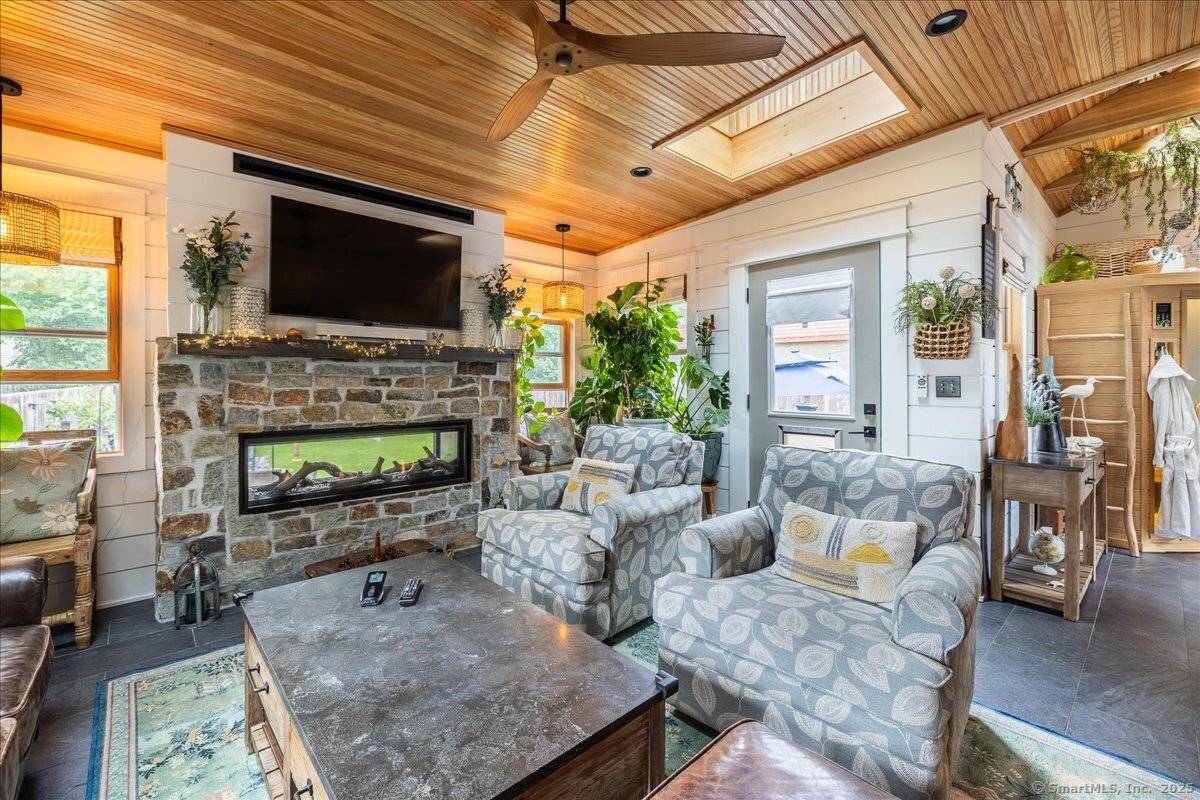 West Haven, CT 06516,311 Captain Thomas Boulevard