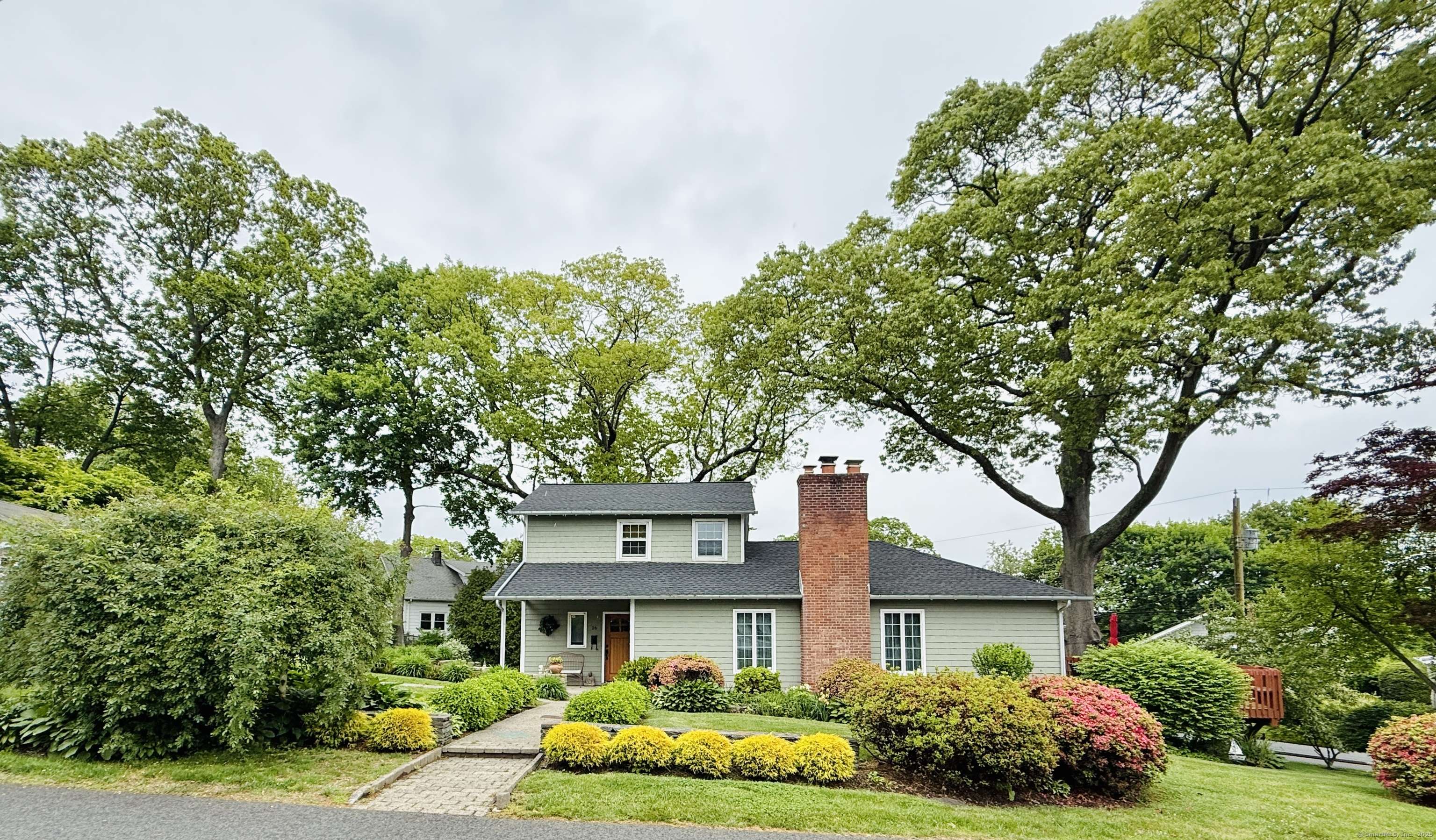 16 Hillcrest Avenue, Milford, CT 06460