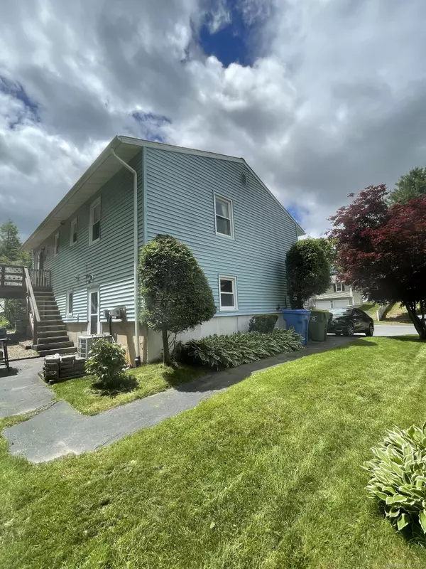 Waterbury, CT 06705,322 Beth Lane