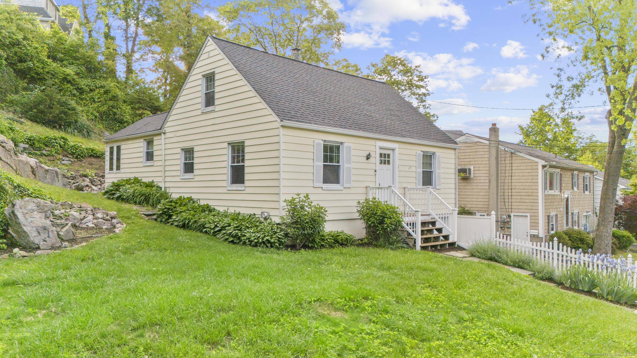 4 Buttonball Trail, Norwalk, CT 06851