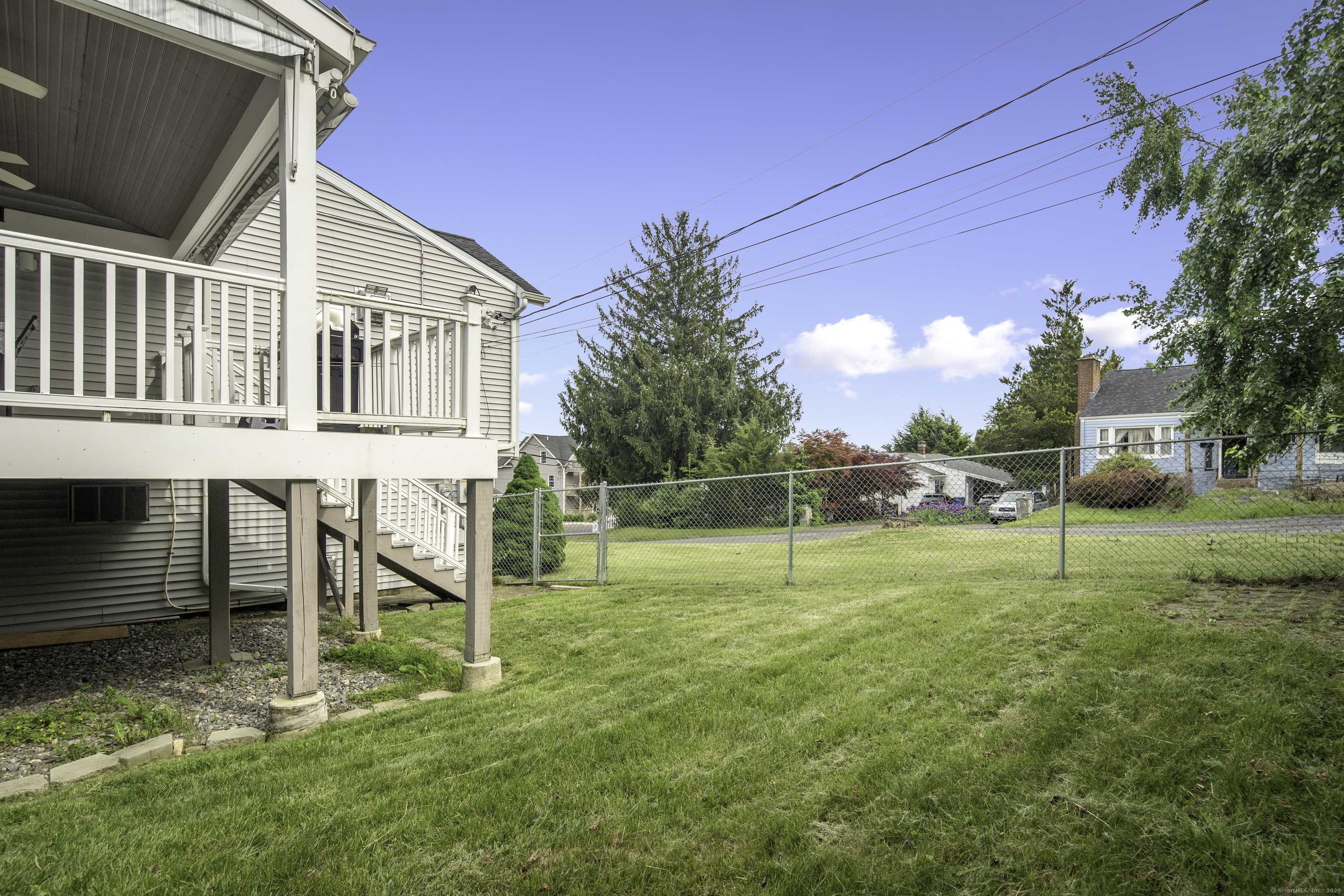 Waterbury, CT 06708,8 Lindsley Street