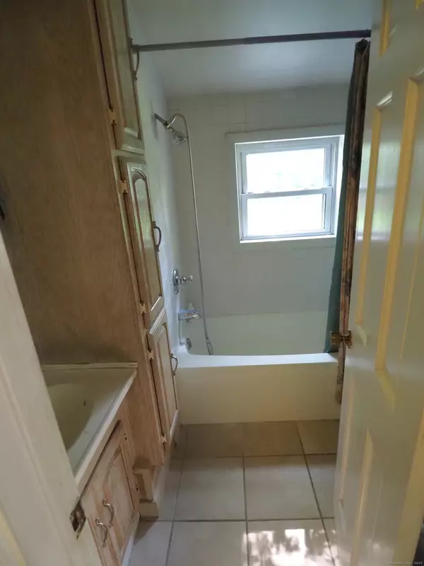 Columbia, CT 06237,45 Macht Road