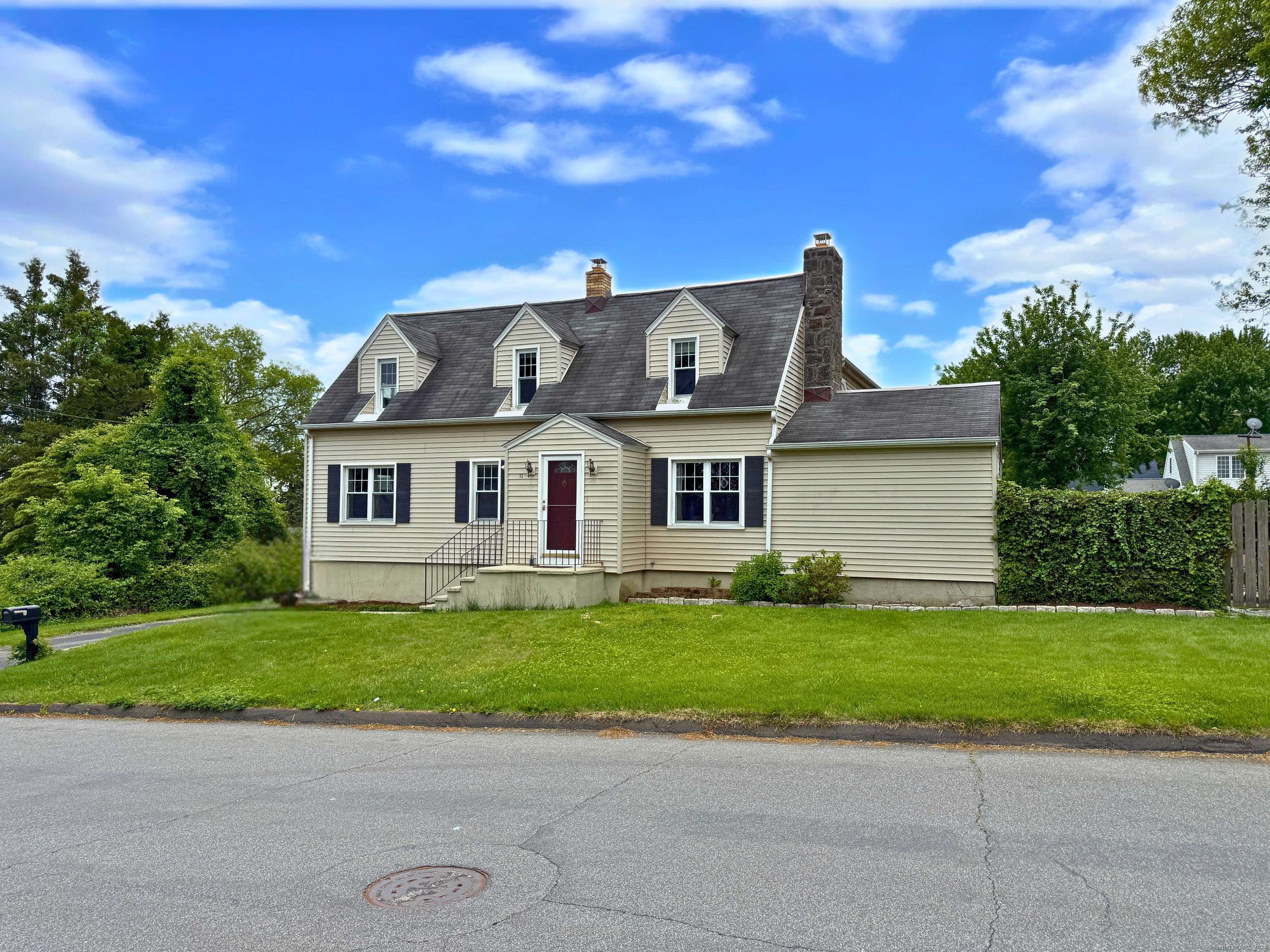 51 Laurel Street, Fairfield, CT 06824
