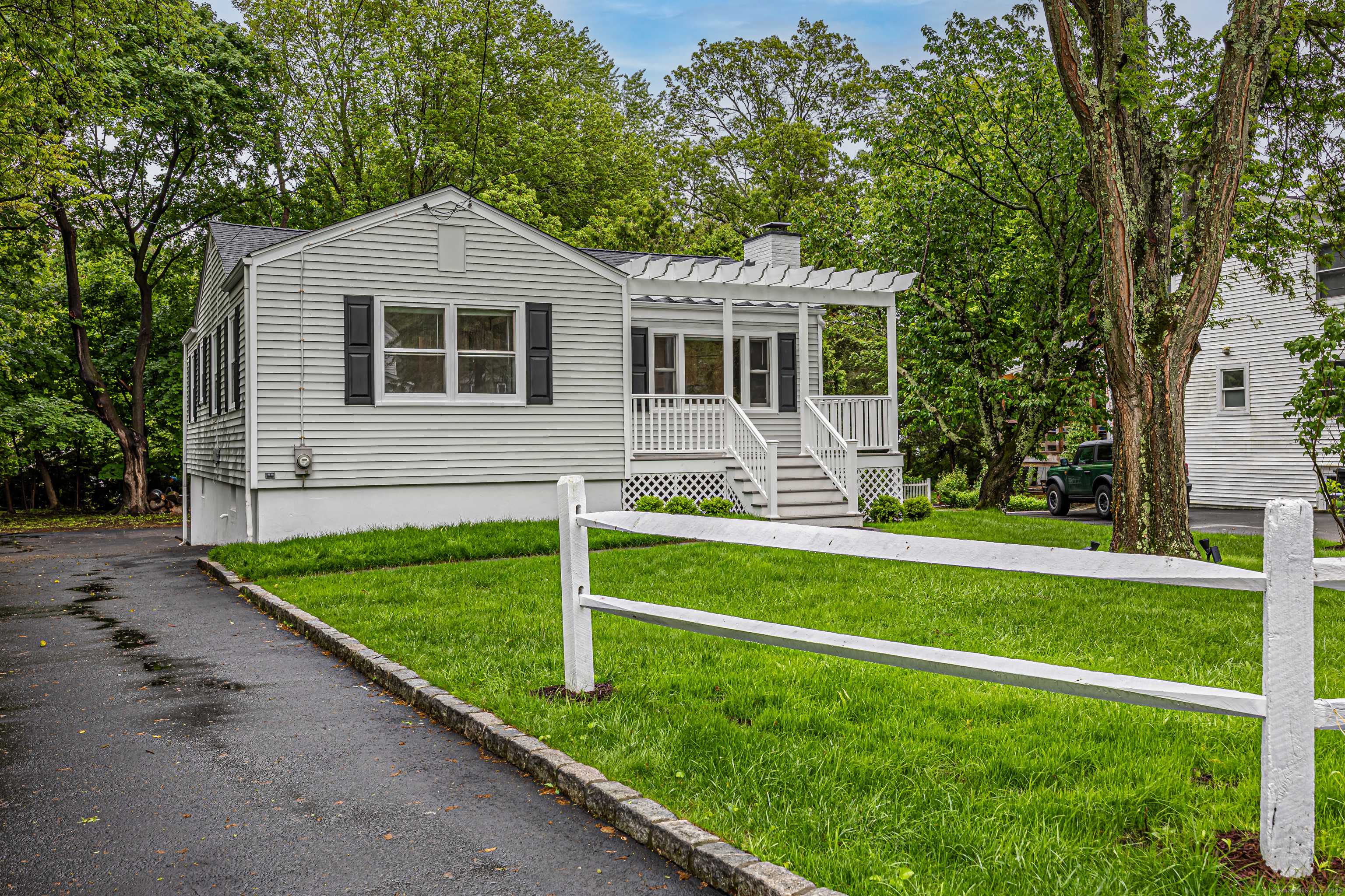 Stamford, CT 06905,19 Jamroga Lane