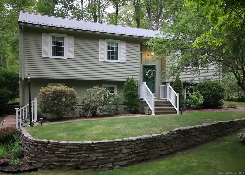 10 Brewer Road, East Hampton, CT 06424