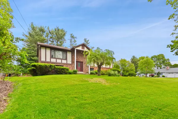 25 Fox Hollow Road, New Fairfield, CT 06812