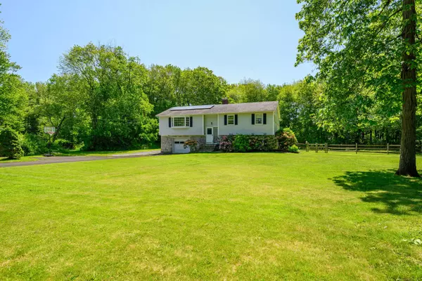 Southbury, CT 06488,74 Blueberry Lane