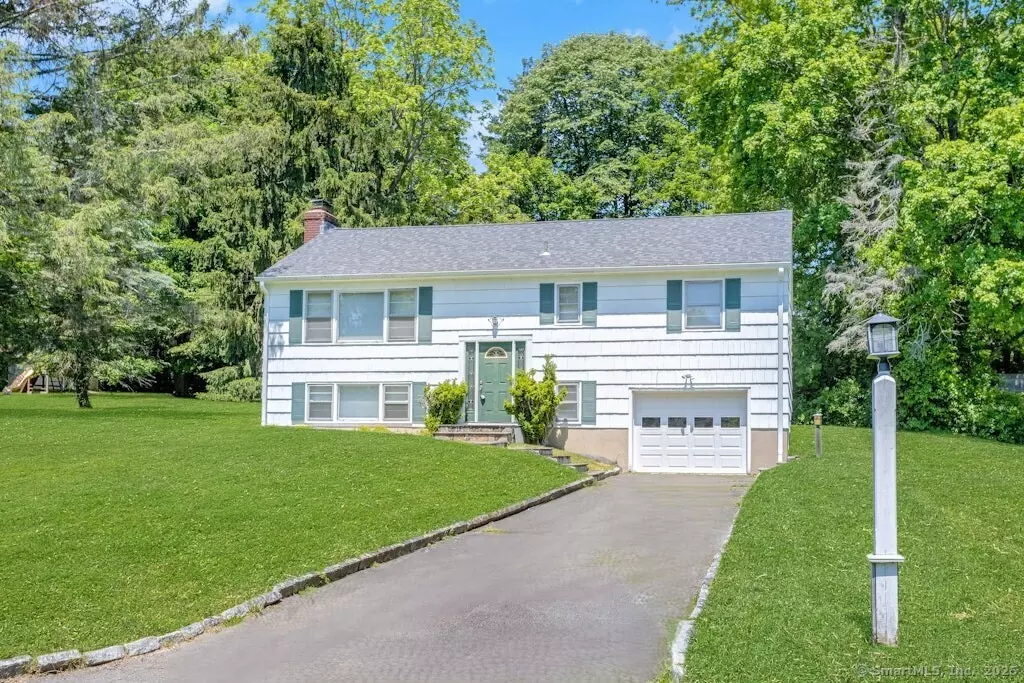 Ridgefield, CT 06877,17 Soundview Road