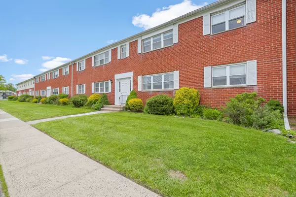 Milford, CT 06460,87 East Broadway #D
