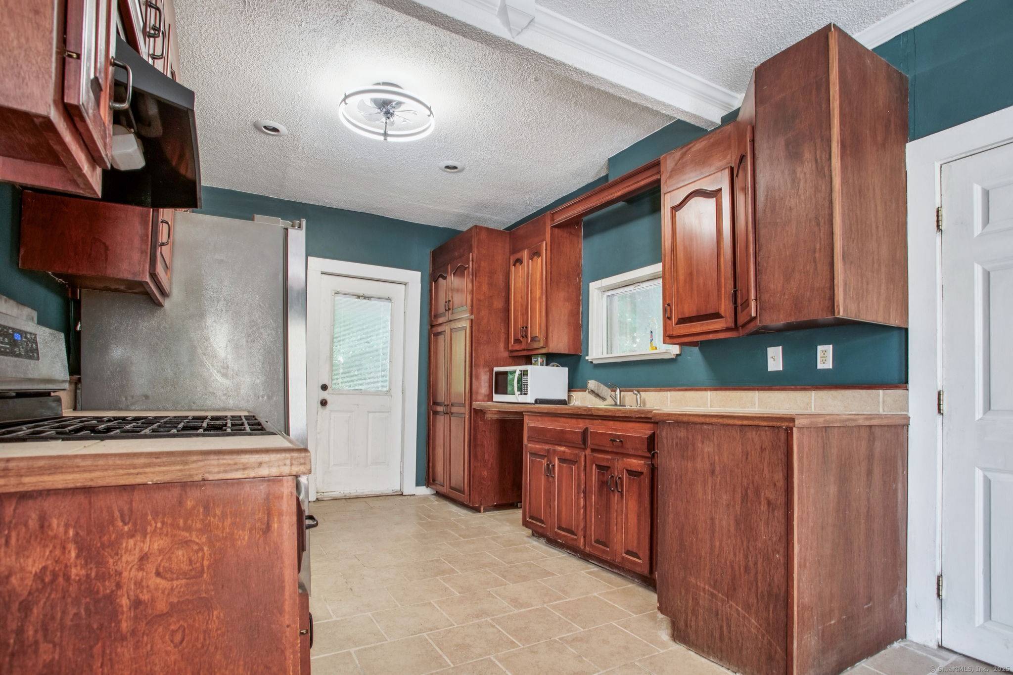 New Britain, CT 06051,138 Pleasant Street