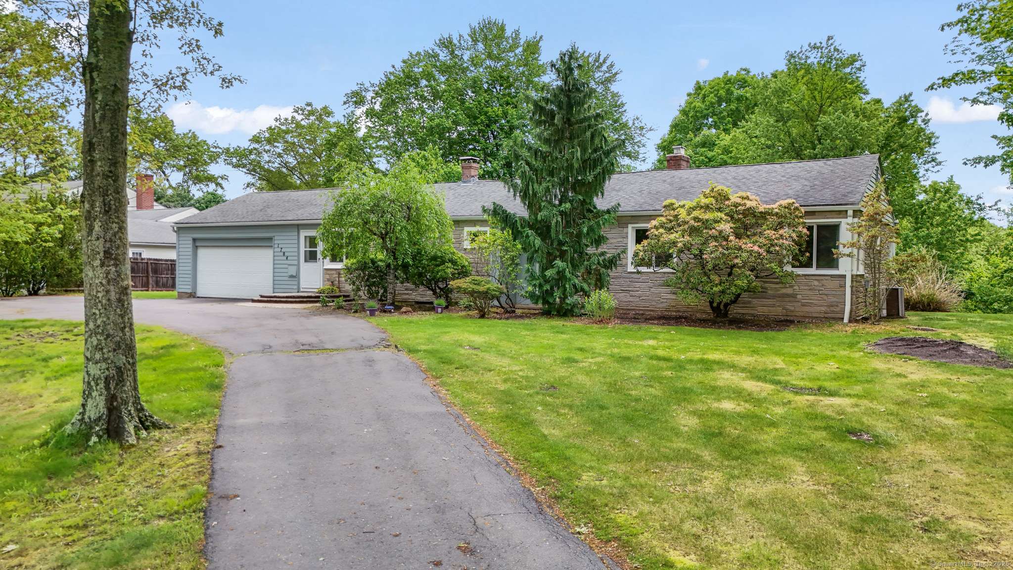 Suffield, CT 06078,1704 Hill Street