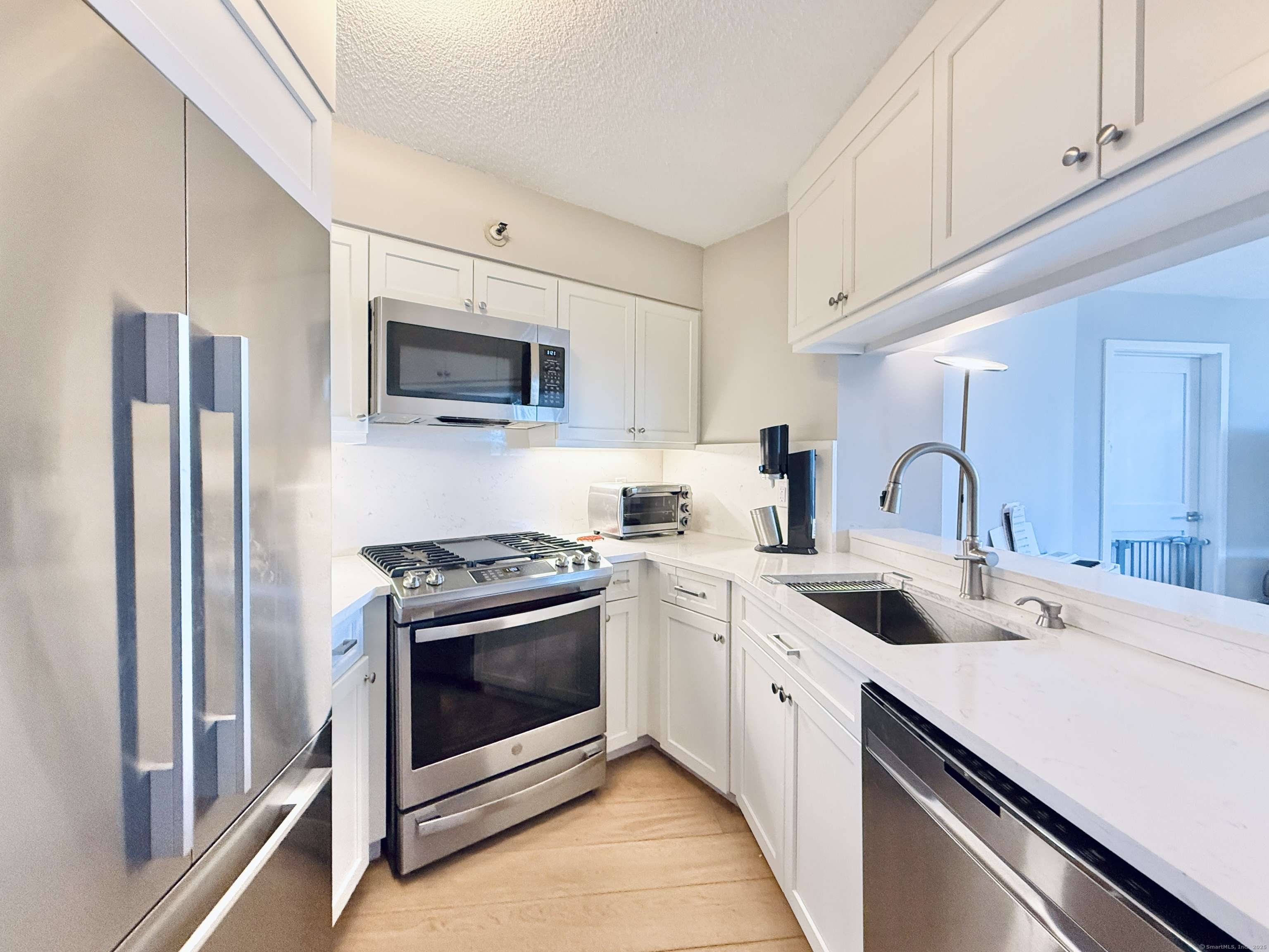 Stamford, CT 06901,25 Forest Street #10B