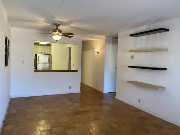 Stratford, CT 06614,1700 Broadbridge Avenue #A16