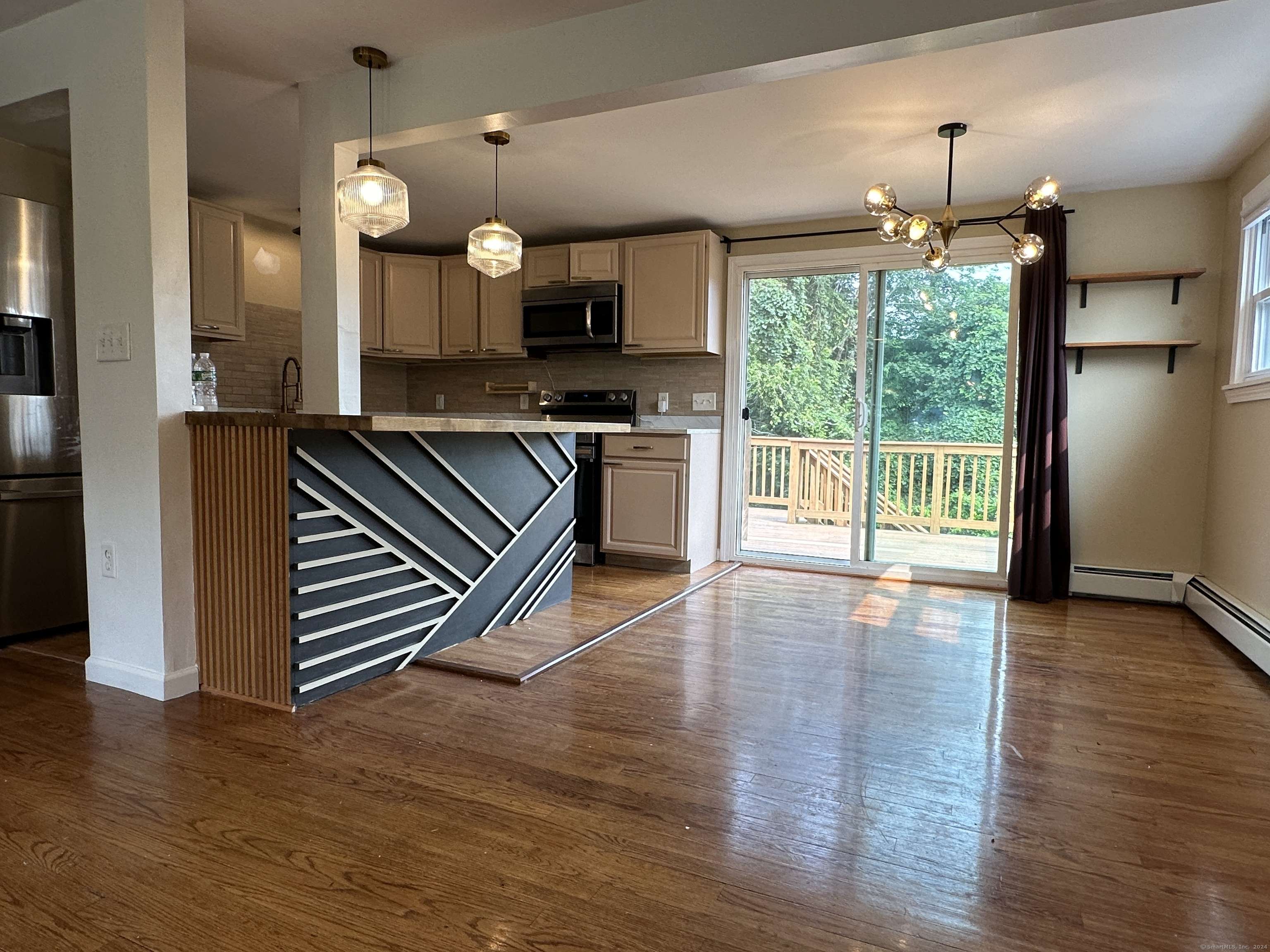 Groton, CT 06355,17 Meadow Street