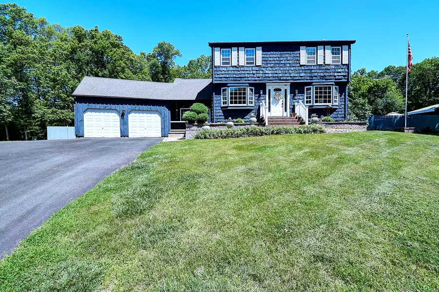 28 Maplewood Drive, Ellington, CT 06029