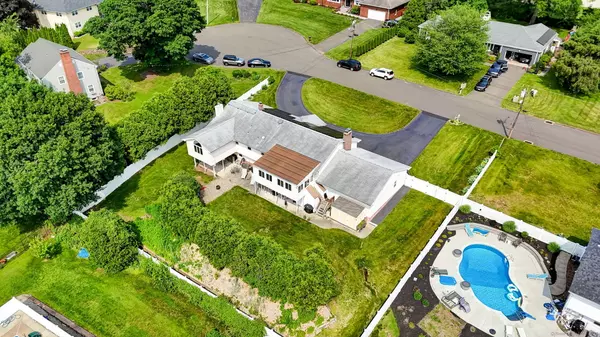 North Haven, CT 06473,9 Marion Court