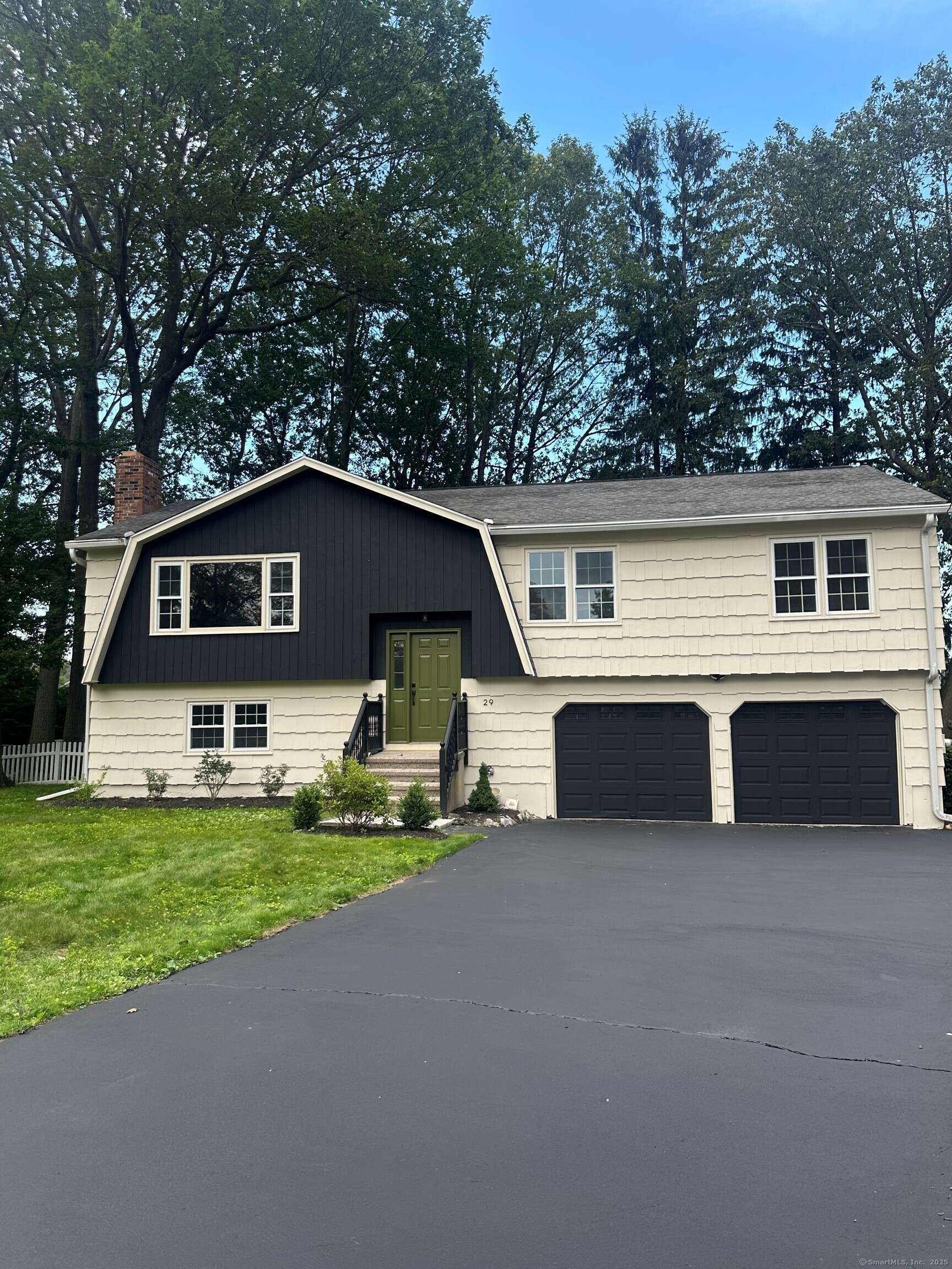 29 Magellan Drive, Milford, CT 06460