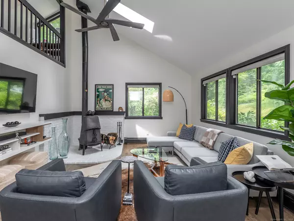 New Milford, CT 06776,3 Burnett Road