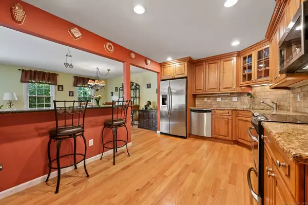 Trumbull, CT 06611,156 Governor Trumbull Way #156