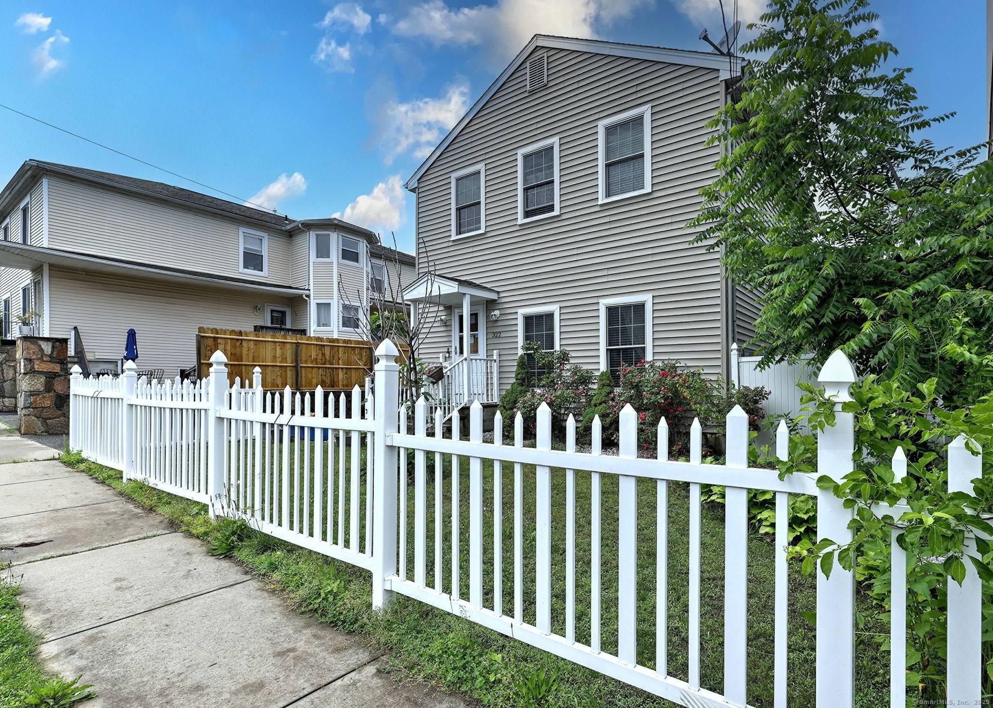 Fairfield, CT 06825,322 Greenfield Street
