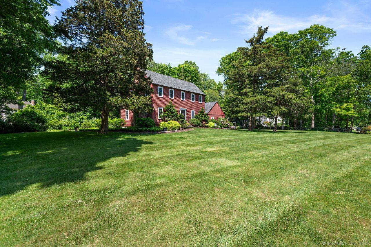 3 Colonial Drive, Clinton, CT 06413