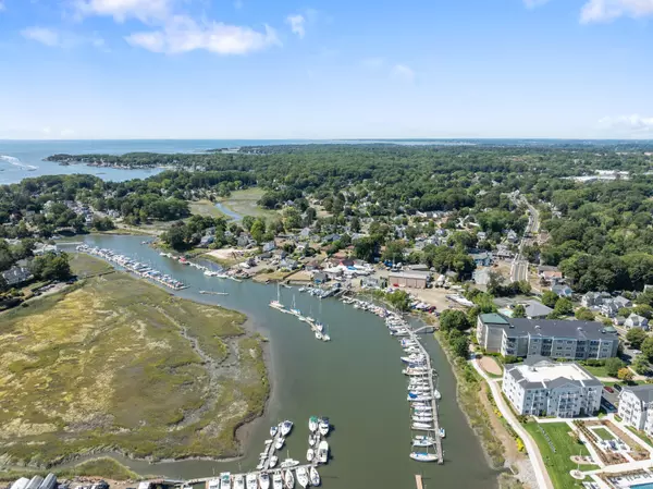 Branford, CT 06405,60 Maple Street #APT 31