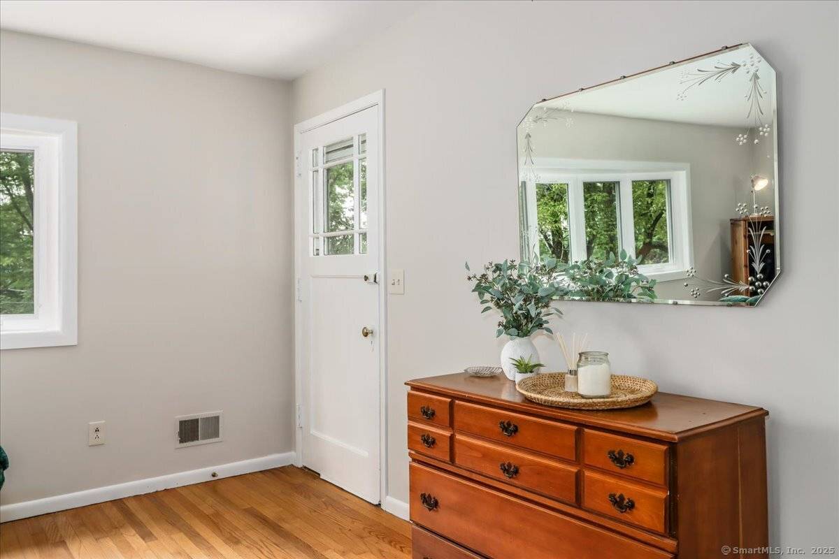 New Fairfield, CT 06812,8 Fulton Drive