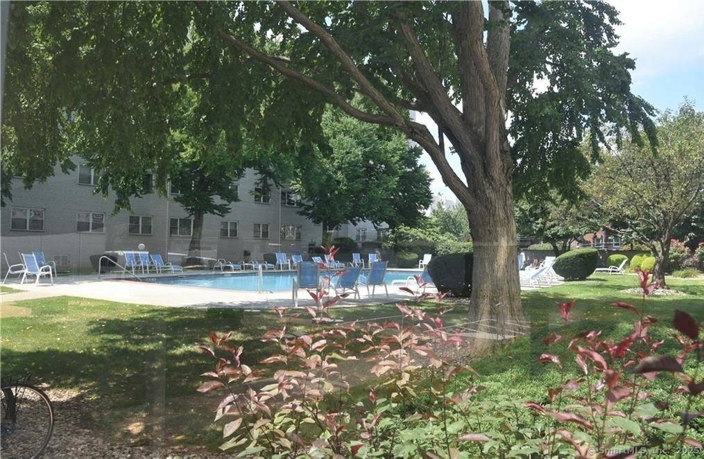 West Hartford, CT 06119,887 Farmington Avenue #5E