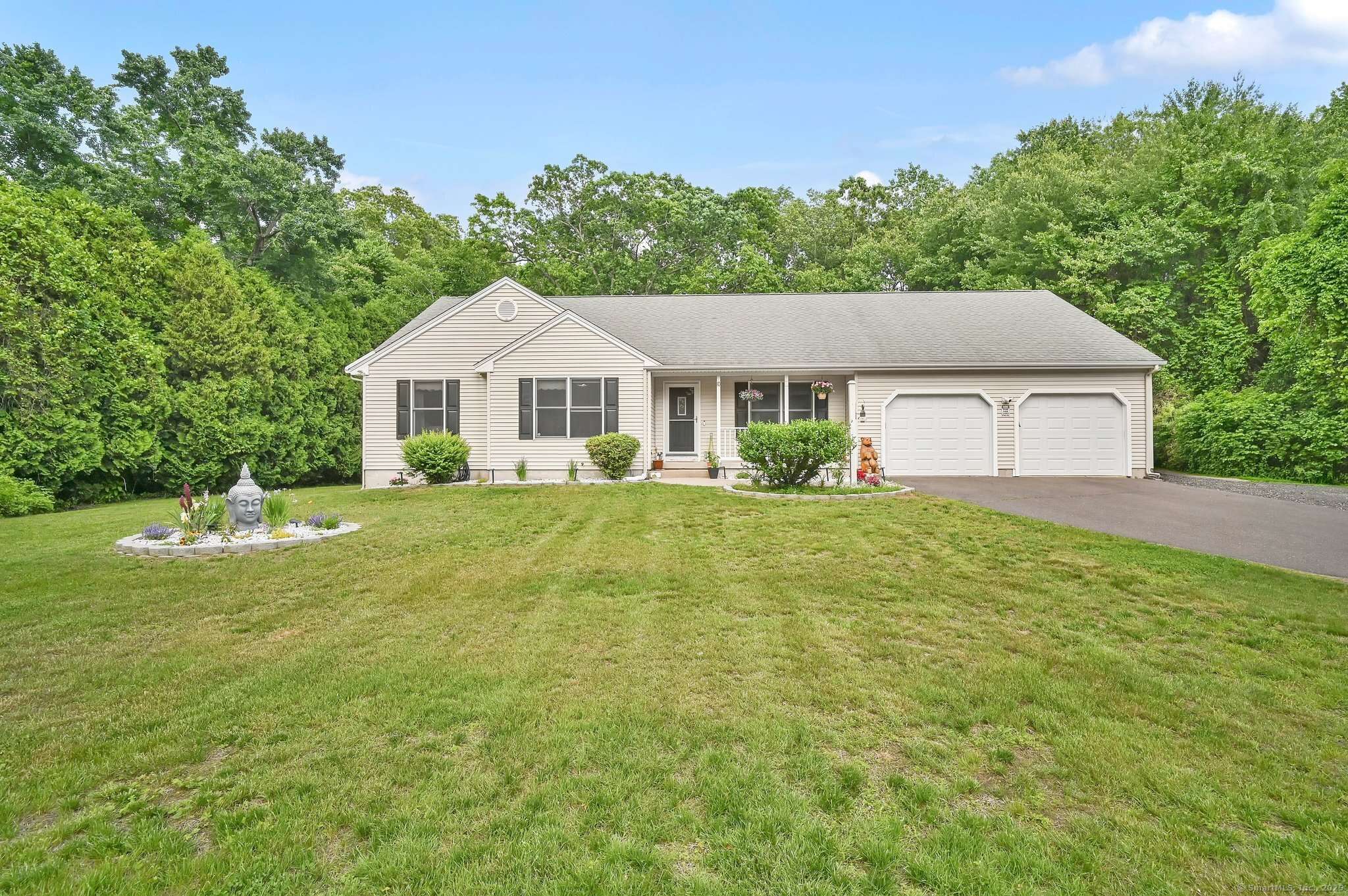 10 Oldefield Farms, Enfield, CT 06082