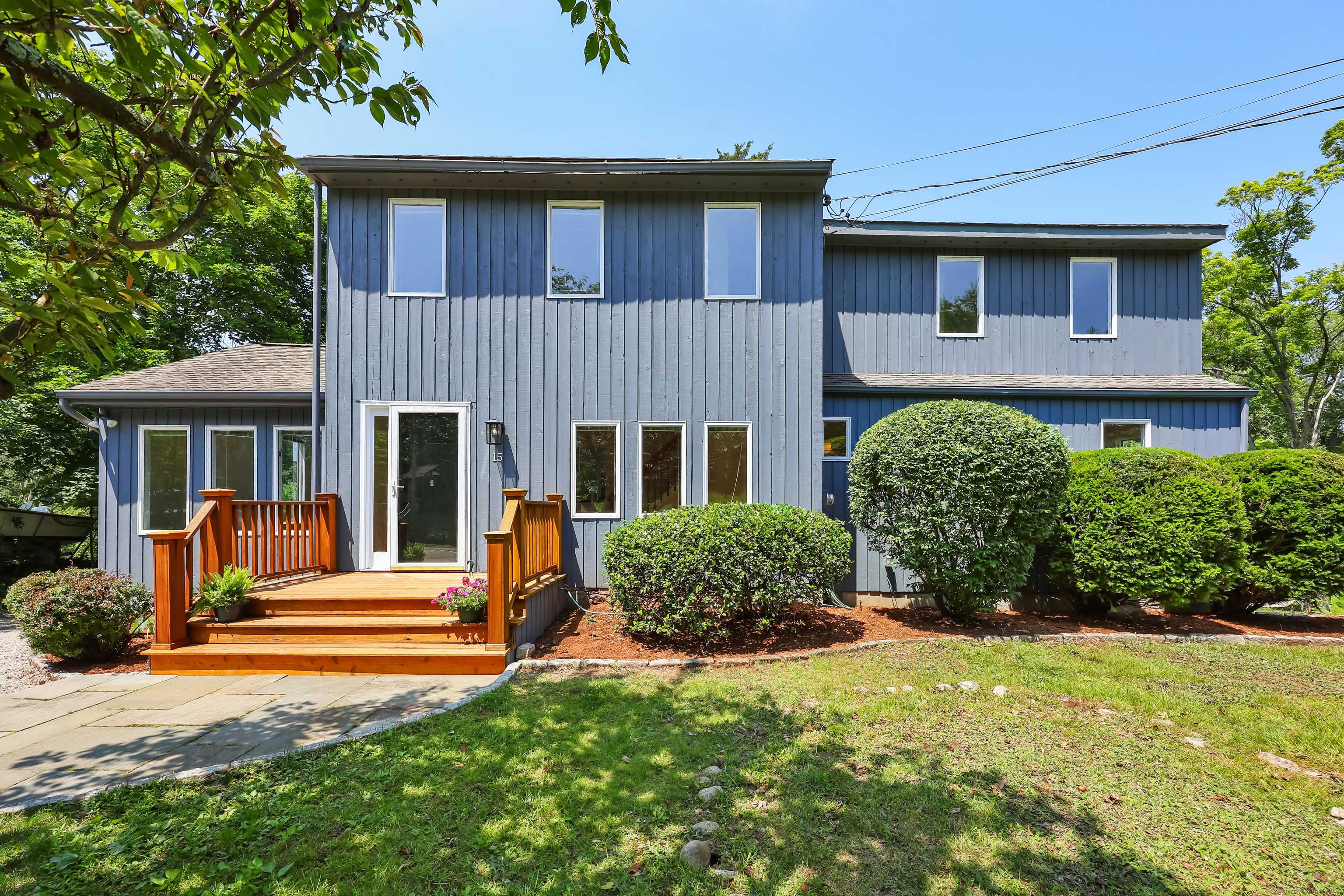 15 Grumman Avenue, Norwalk, CT 06851