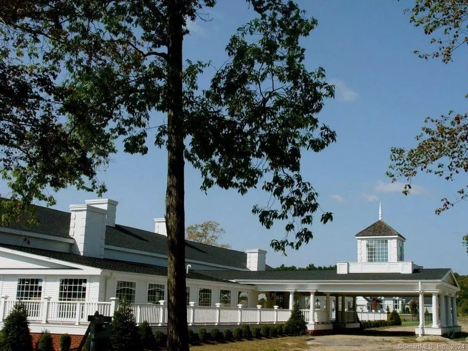 East Haddam, CT 06469,1 Banner Road #112