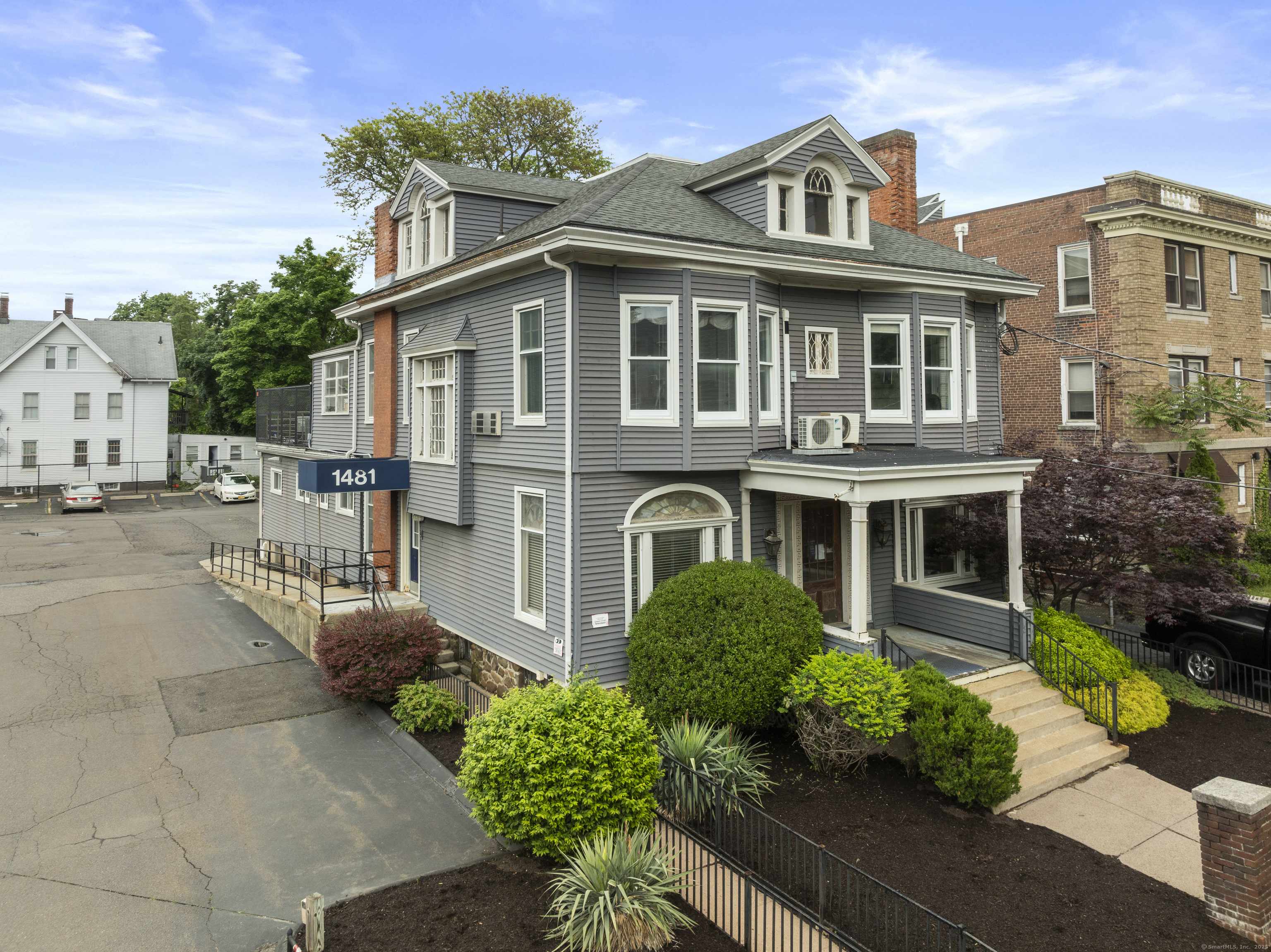 1481 Chapel Street, New Haven, CT 06511