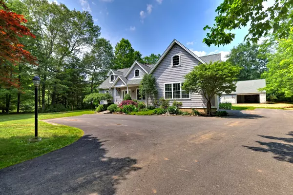19 Sherwood Place, Monroe, CT 06468
