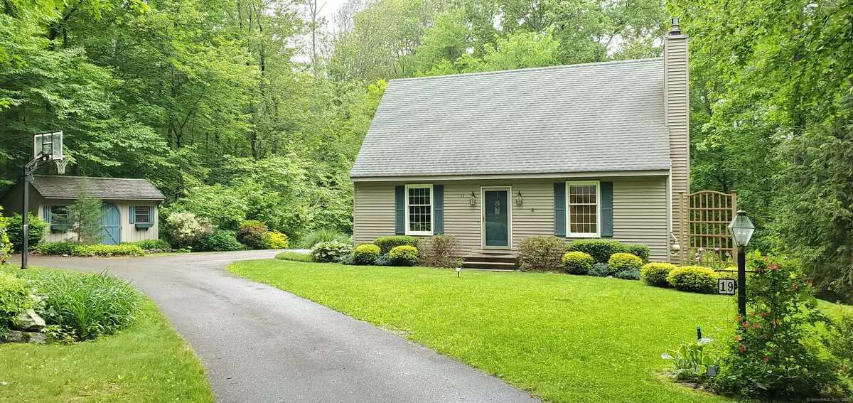 Coventry, CT 06238,19 Oak Leaf Circle