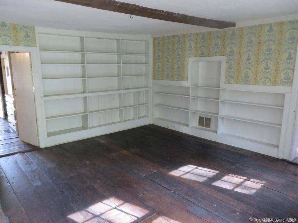 Pomfret, CT 06259,21 Page Road