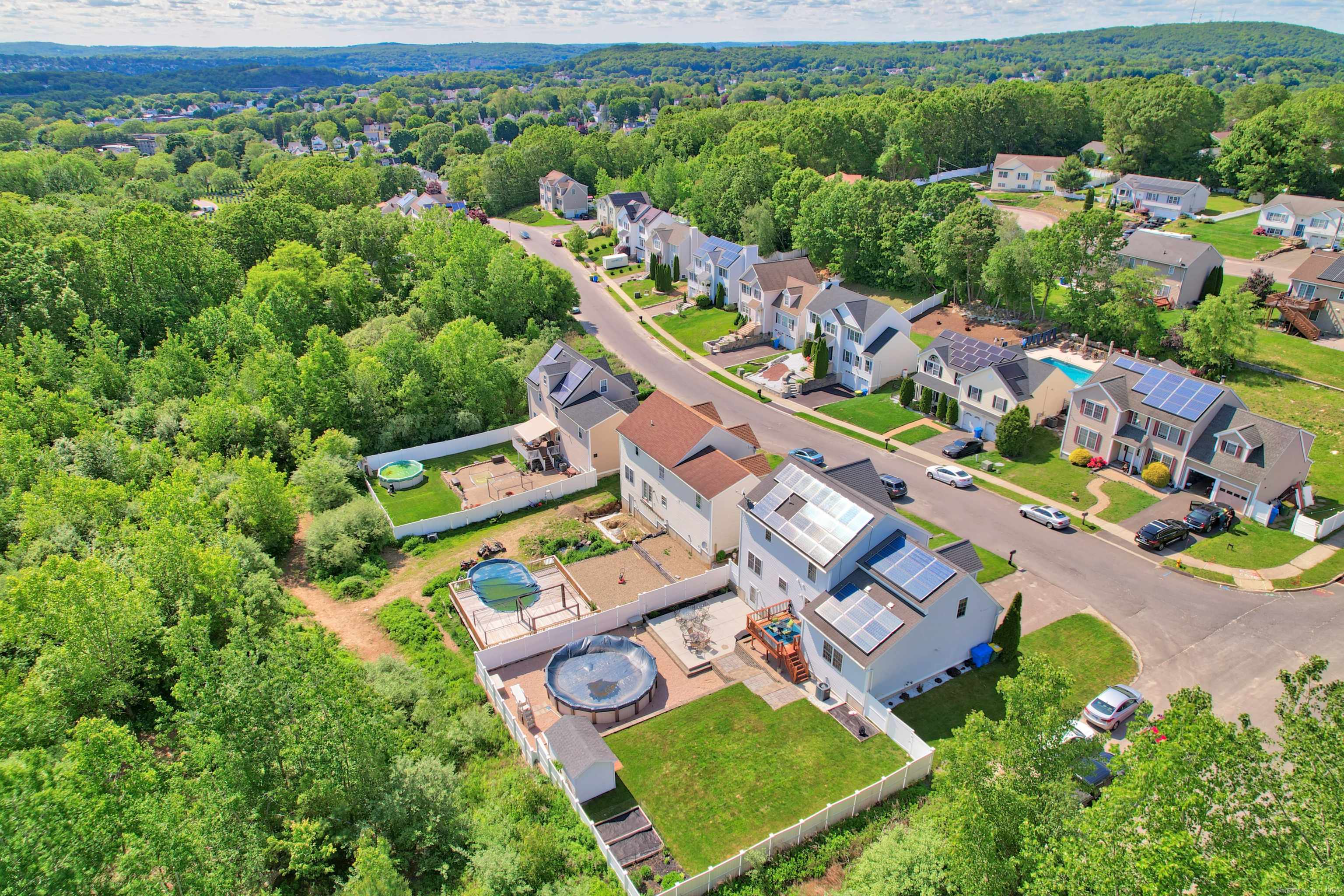 Waterbury, CT 06705,280 Ridgefield Avenue