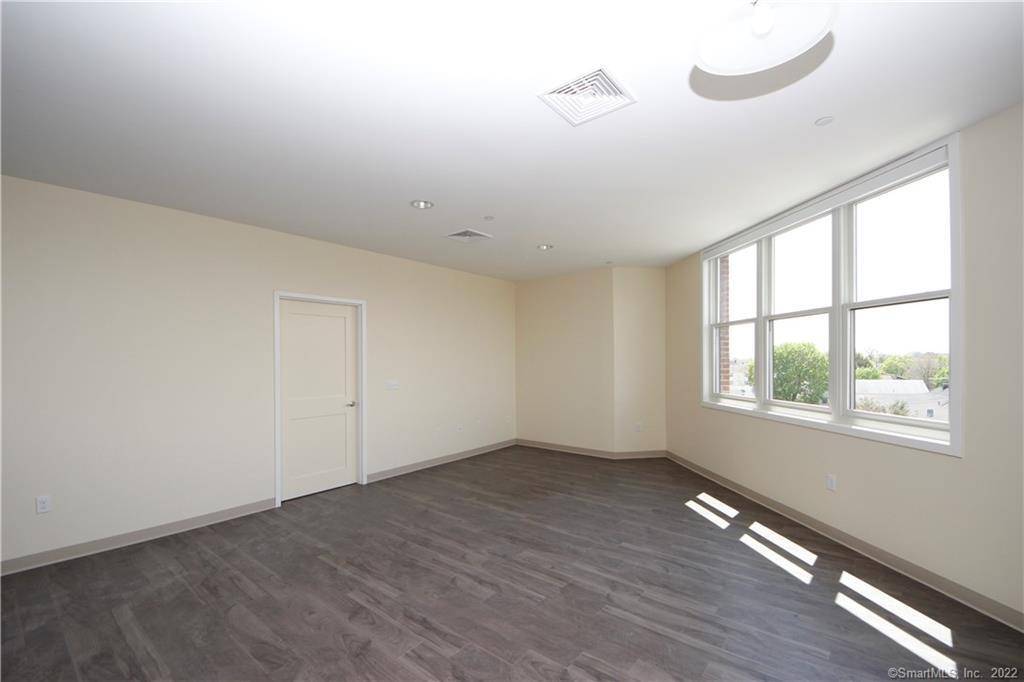 Stamford, CT 06902,215 Stillwater Avenue #307