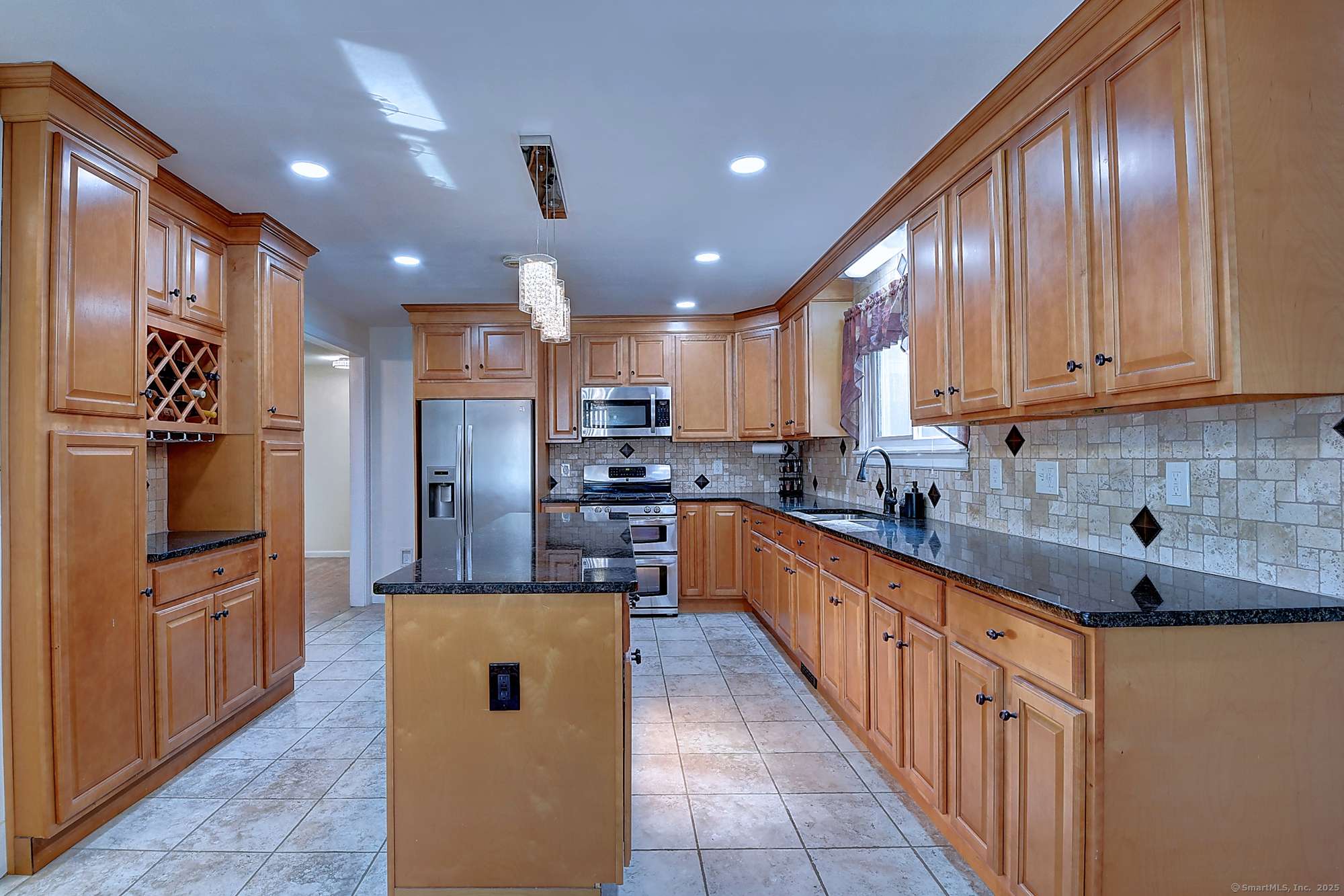 Naugatuck, CT 06770,673 May Street