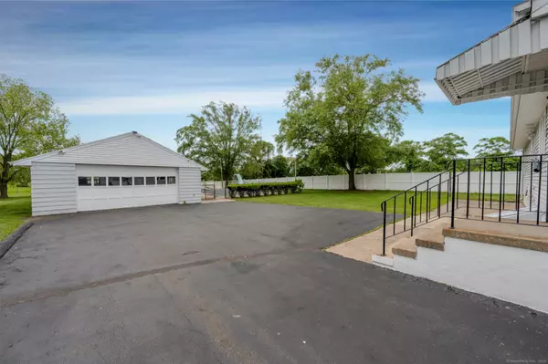 East Haven, CT 06512,34 River Street