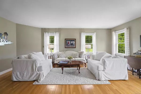 Southbury, CT 06488,837 Old Field Road