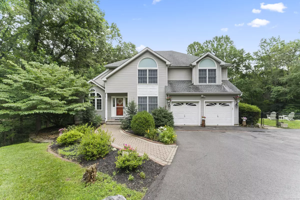 Bethel, CT 06801,17 Raven Crest Drive