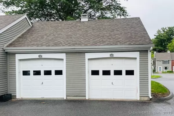 Glastonbury, CT 06033,245 Georgetown Drive #245