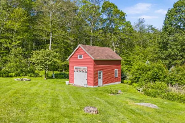 North Stonington, CT 06359,387 Wyassup Road