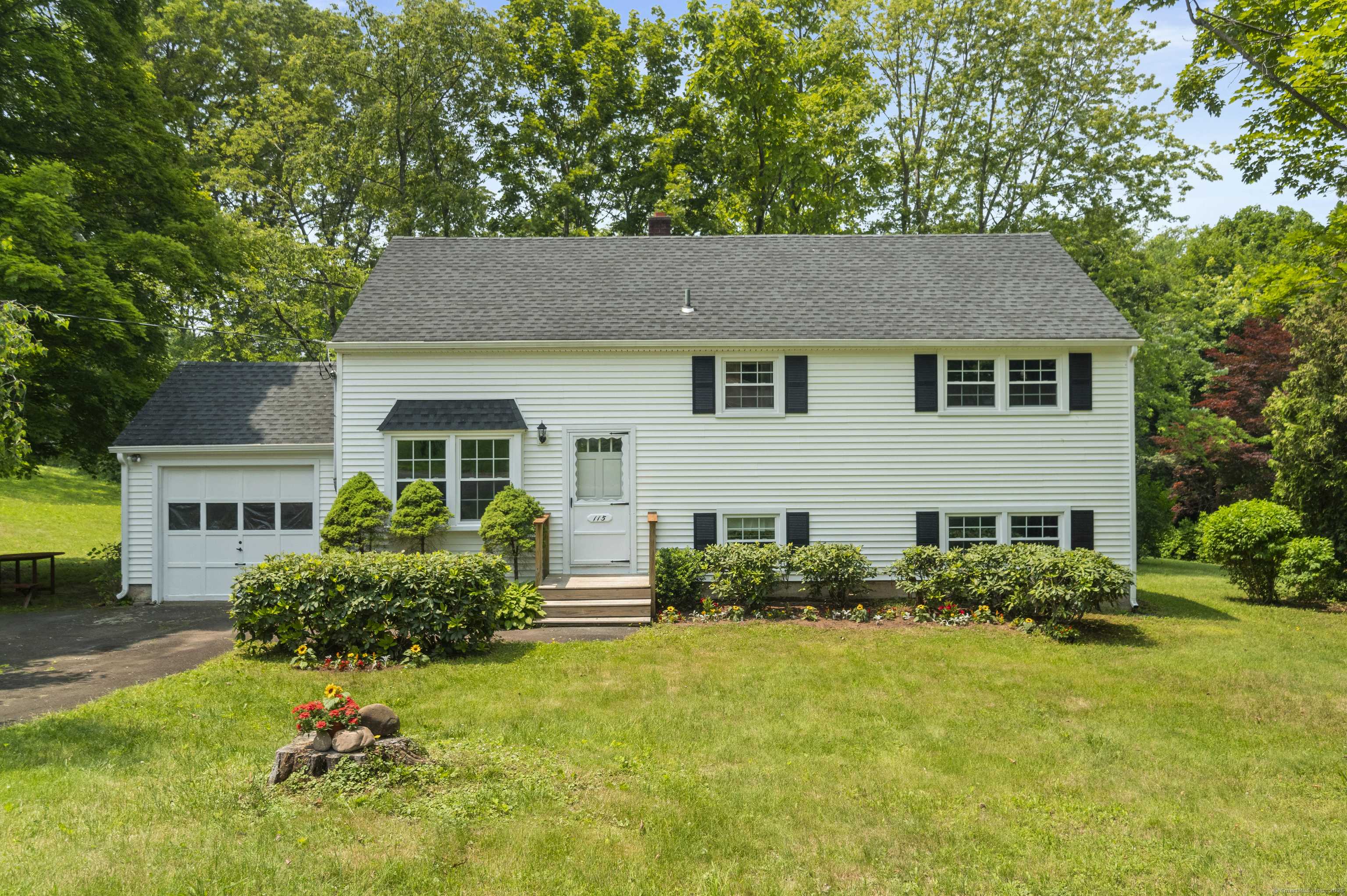 115 Earl Avenue, Hamden, CT 06514