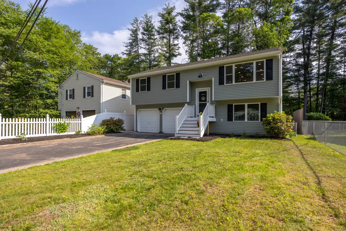 Farmington, CT 06085,18 Pine Drive